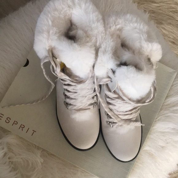 Ecru white winter boots size9 🥾 ❄️ ⛄️ - Picture 4 of 4